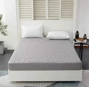 Grey 3*6 Mattress Protector