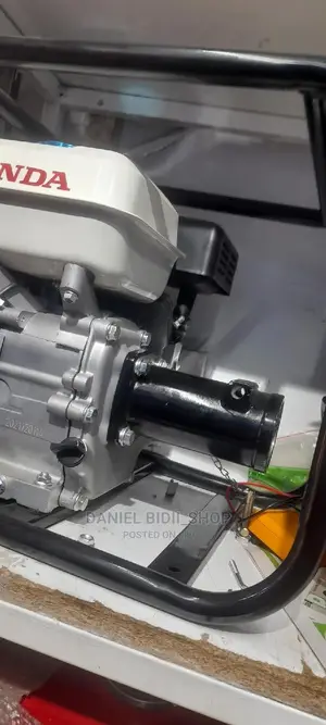 Honda Petrol Vibrator 8.5hp + Free Poker 45mm