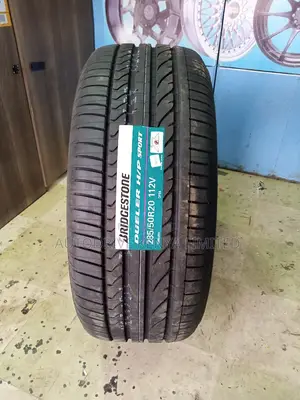 285/50r20 Bridgestone Tyre