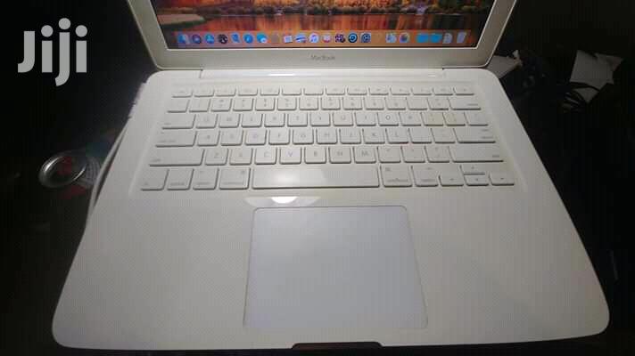 Laptop Apple MacBook 4GB Intel Core 2 Duo HDD 320GB