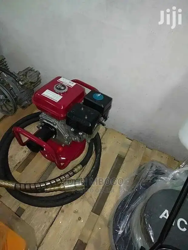 Poker Vibrator Machine