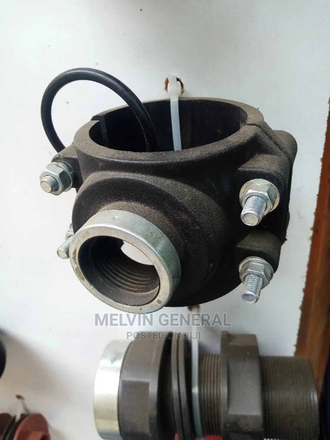Plastic Saddle Clamp 40*2"