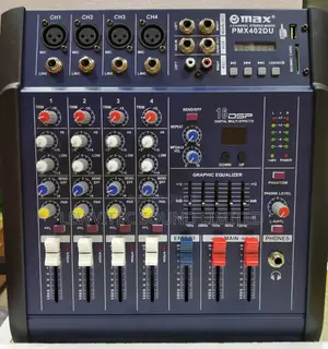 4 Channels Powered Mixer