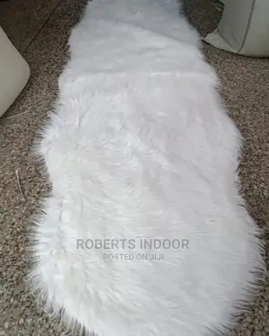 Elegant White Faux Far Mat