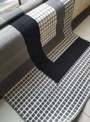 7-10 Black and White Normal Carpet