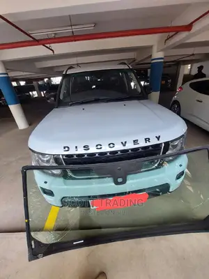Discovery 4 Fully Heated Front Windscreen