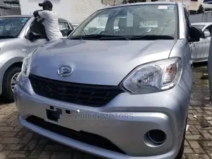 Daihatsu Boon 2015 Silver