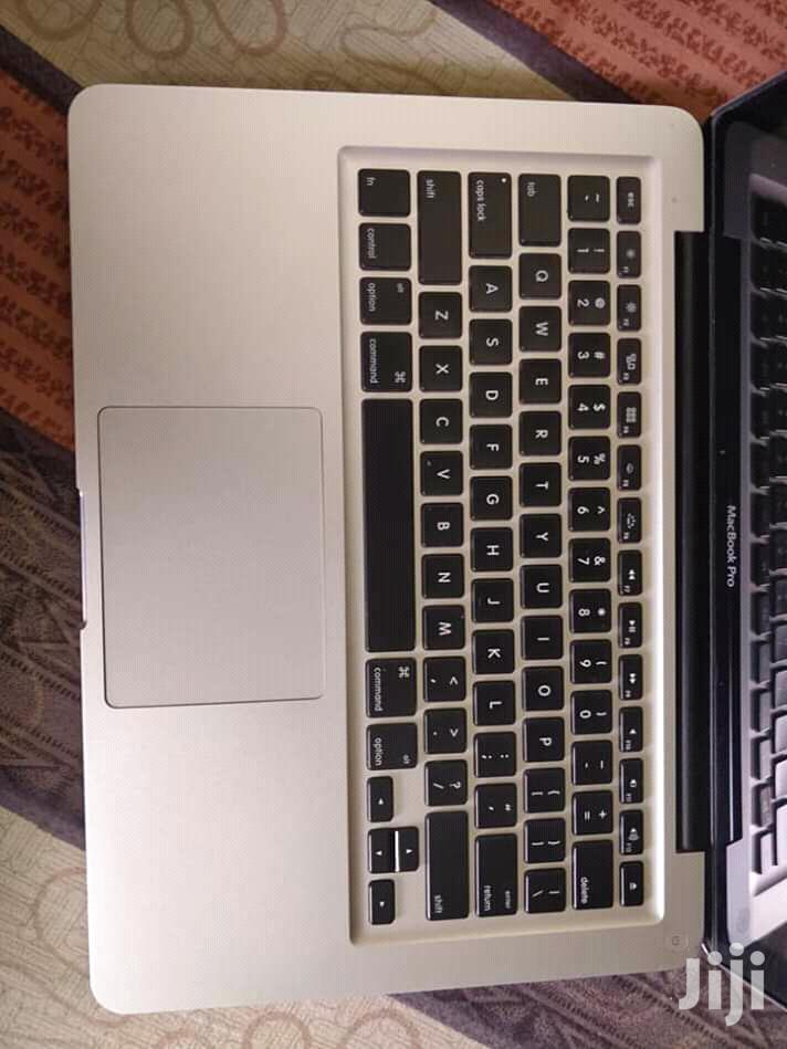 Laptop Apple MacBook Pro 4GB Intel Core i5 HDD 500GB