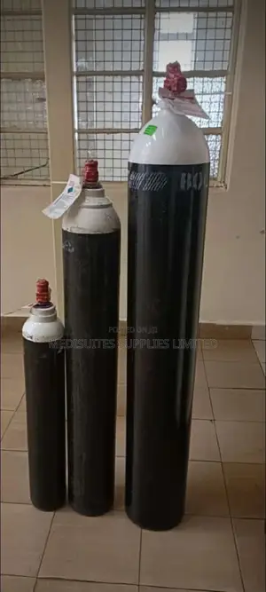 Oxygen Cylinders Withoxygen