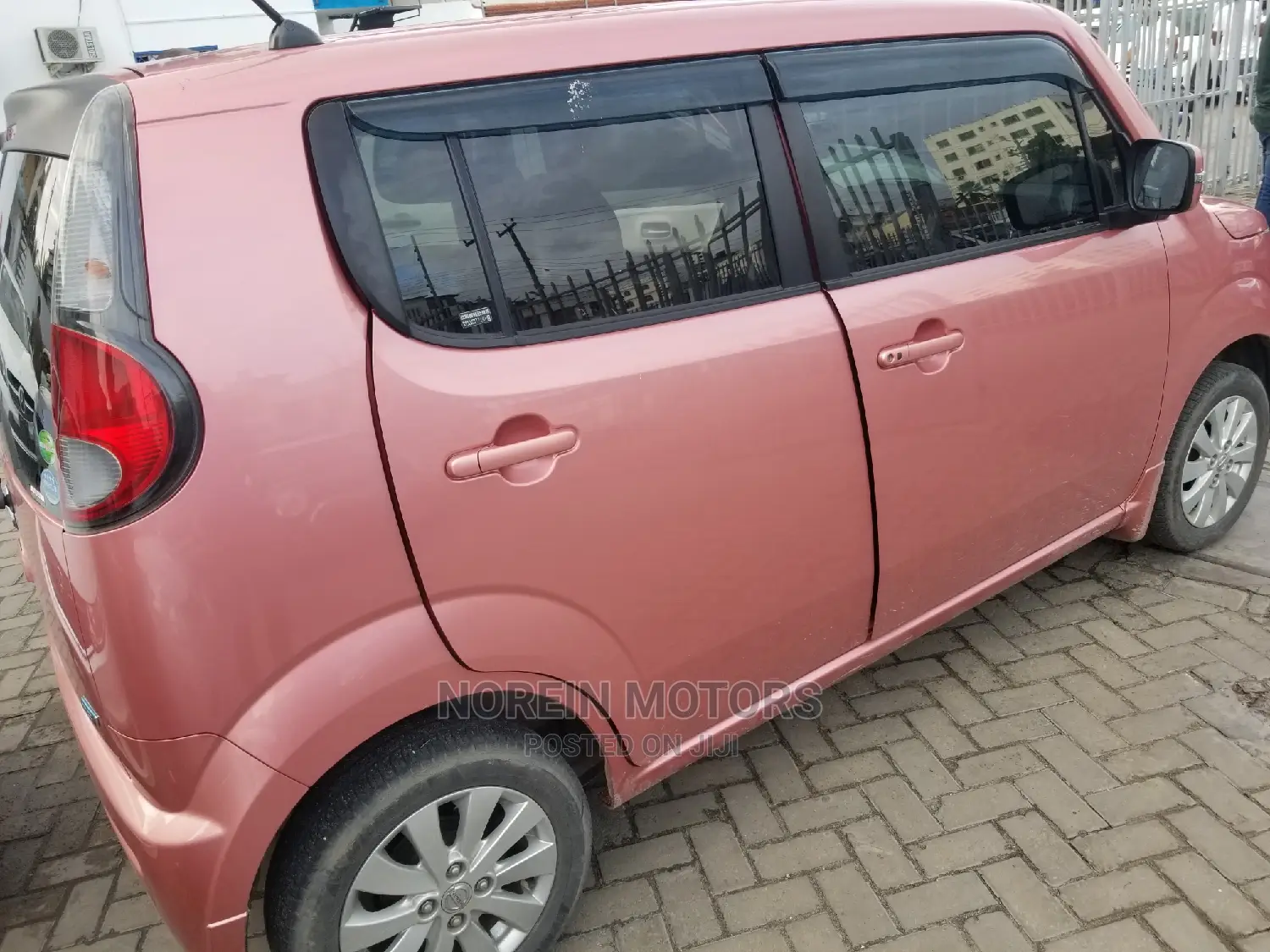Nissan Moco 2014 Pink