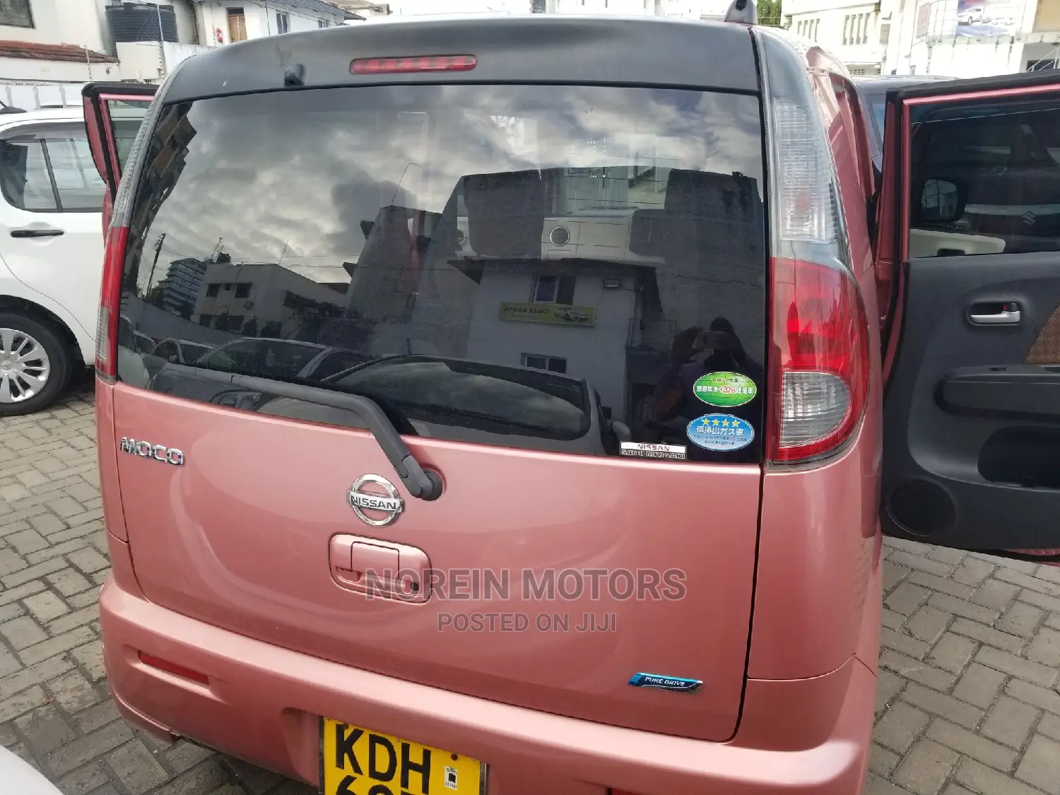 Nissan Moco 2014 Pink