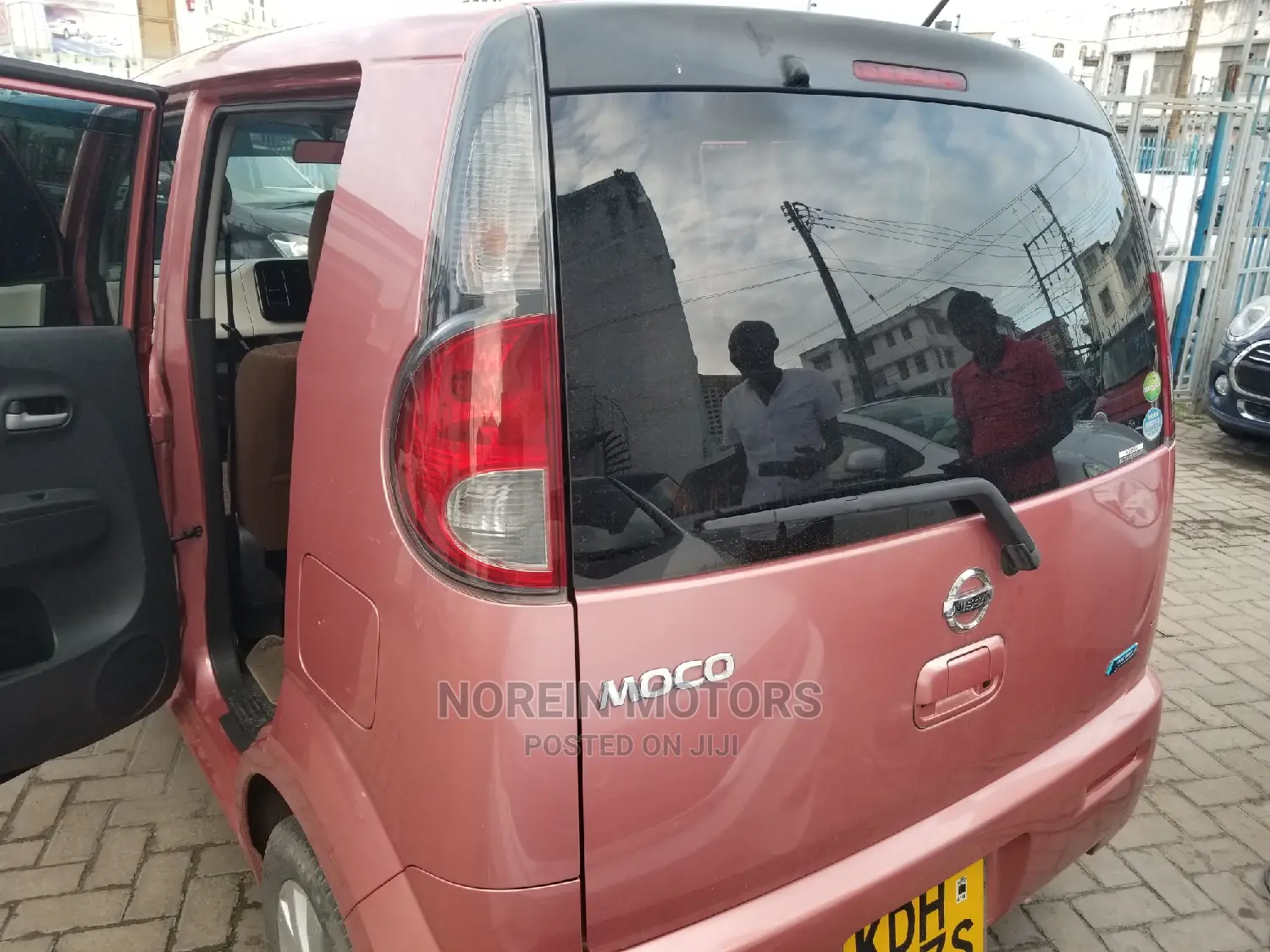 Nissan Moco 2014 Pink