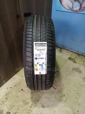 205/60r16 Bridgestone Tyre
