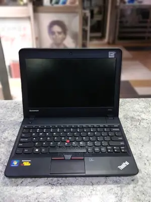 Laptop Lenovo ThinkPad X131e 4GB Intel Celeron HDD 320GB