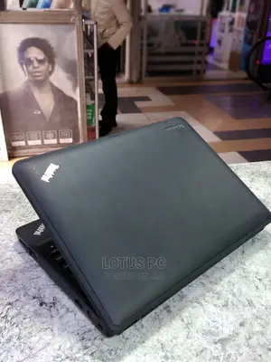 Laptop Lenovo ThinkPad X131e 4GB Intel Celeron HDD 320GB