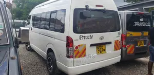 Toyota HiAce 2014 White