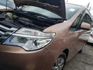 Nissan Serena 2015 Brown