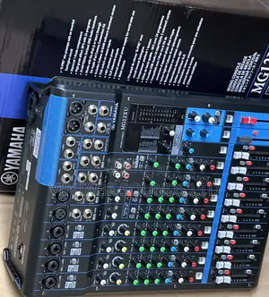 Yamaha Mg12xu 12 Inputs Mixer