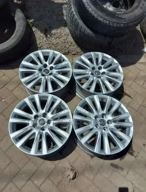 17 Inch Toyota Hurrier Rims Set (Japan)