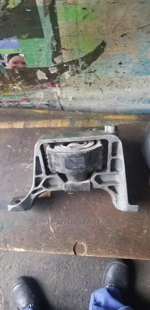 Mazda Axela Engine Mount.