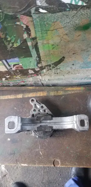 Mazda Axela Engine Mount.
