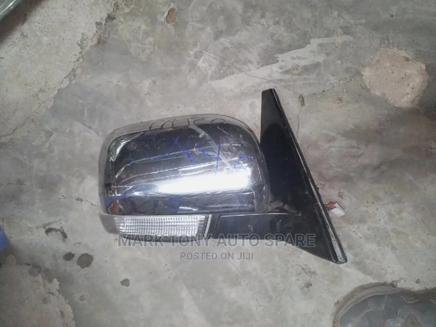 Pajero 2010 Makai Sidemirror