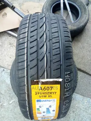 215/45zr17 Aplus Tyres Made in China