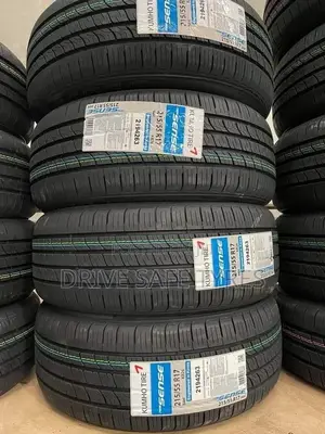 215/55 R17 Kumho Tyre ( Korea)
