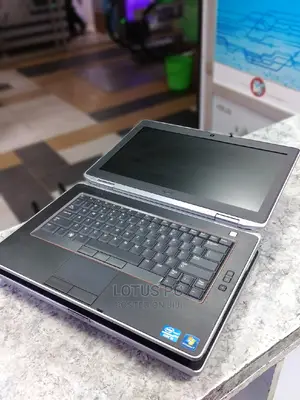 Laptop Dell Latitude E6420 4GB Intel Core i5 HDD 320GB