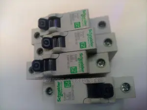 32a MCB Single