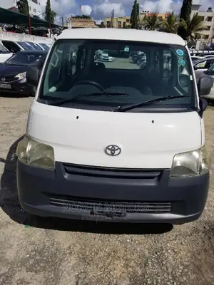 Toyota Grand HiAce 2014 White