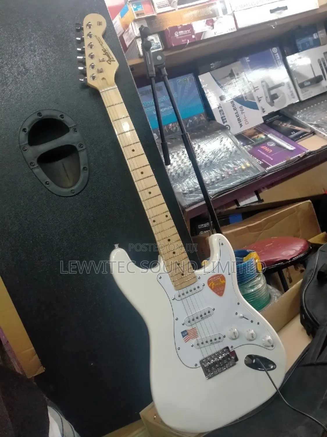 Fender Pure White Rythm Guitar