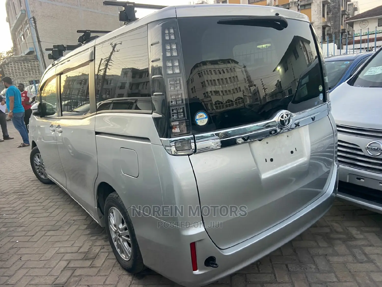 Toyota Voxy 2015 Silver