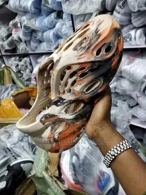 Yeezy Foams Runners