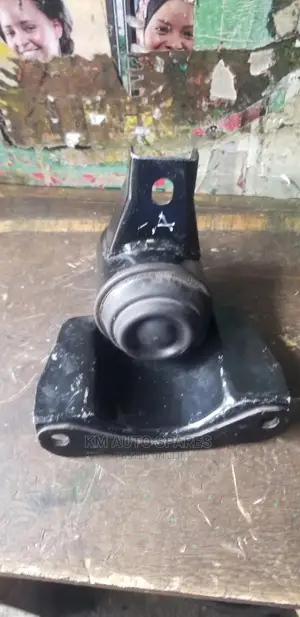 Suzuki Swift Engine Mount, Old Model.