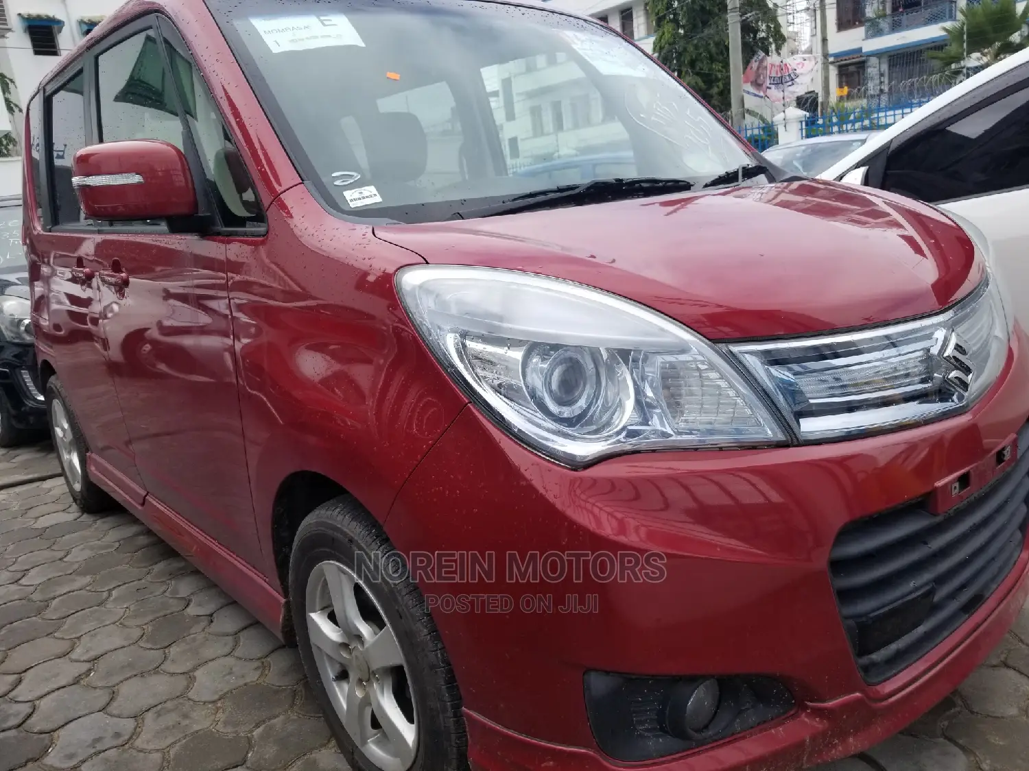 Suzuki Solio 2015 Red