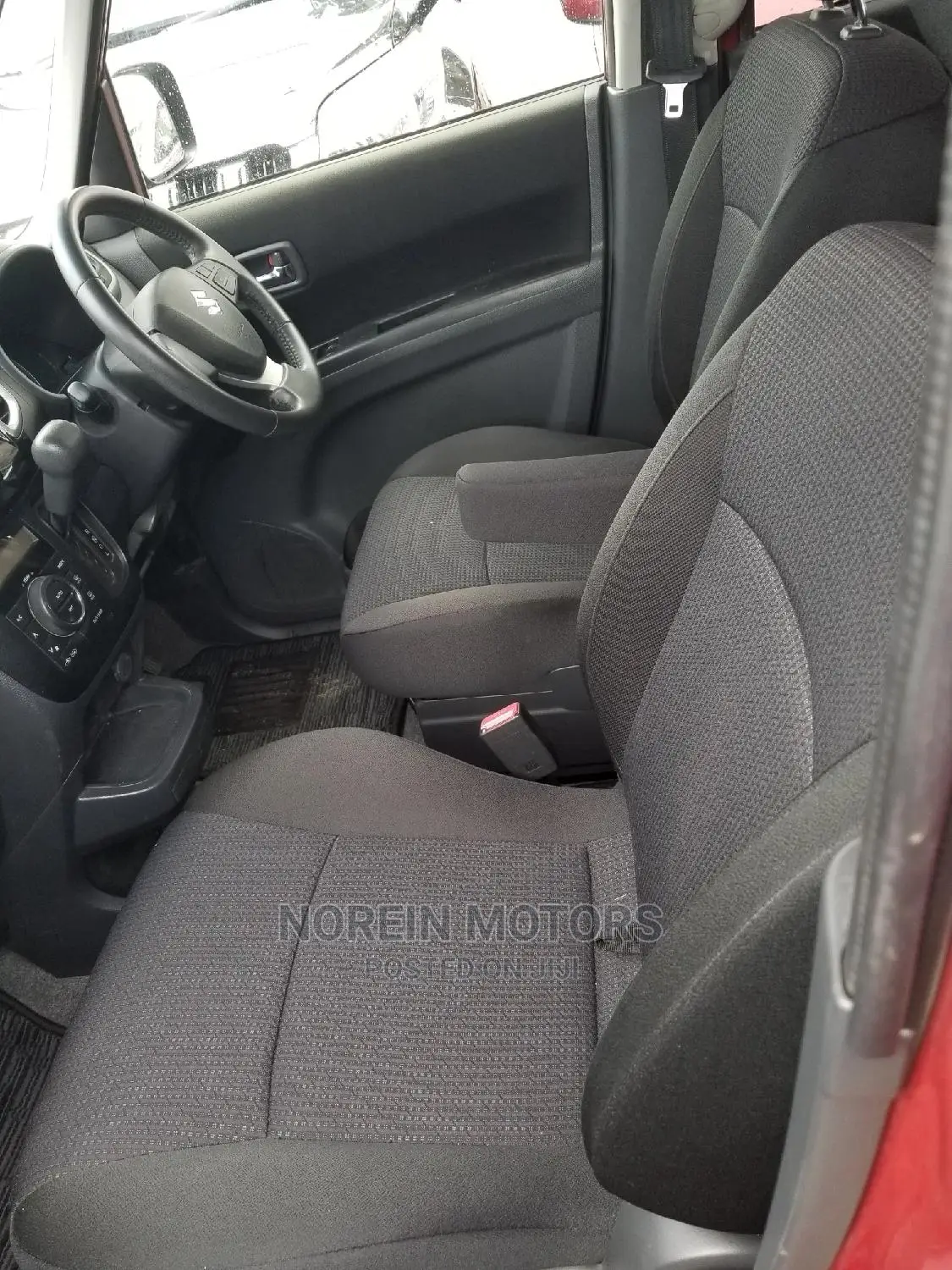 Suzuki Solio 2015 Red