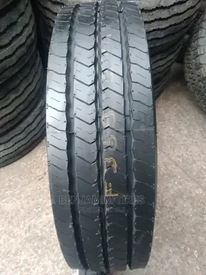 Dunlop Tires Sizes 9.5R17.5 Made in Japan.