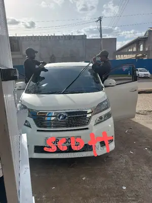 Alphard 2012 Front Windscreen