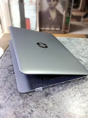 Laptop HP EliteBook 820 G3 8GB Intel Core I5 HDD 500GB
