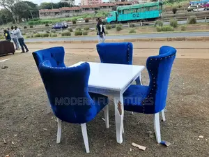 4 Seater Dinning Set/Seat