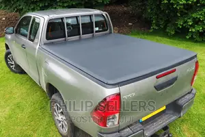 Unibee 4x4 Tri-fold Hard Lid Tonneau Cover For Toyota Hilux