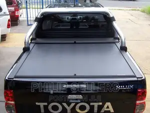 Toyota Hilux 2005-2015 Soft Tri-Fold Tonneau Cover