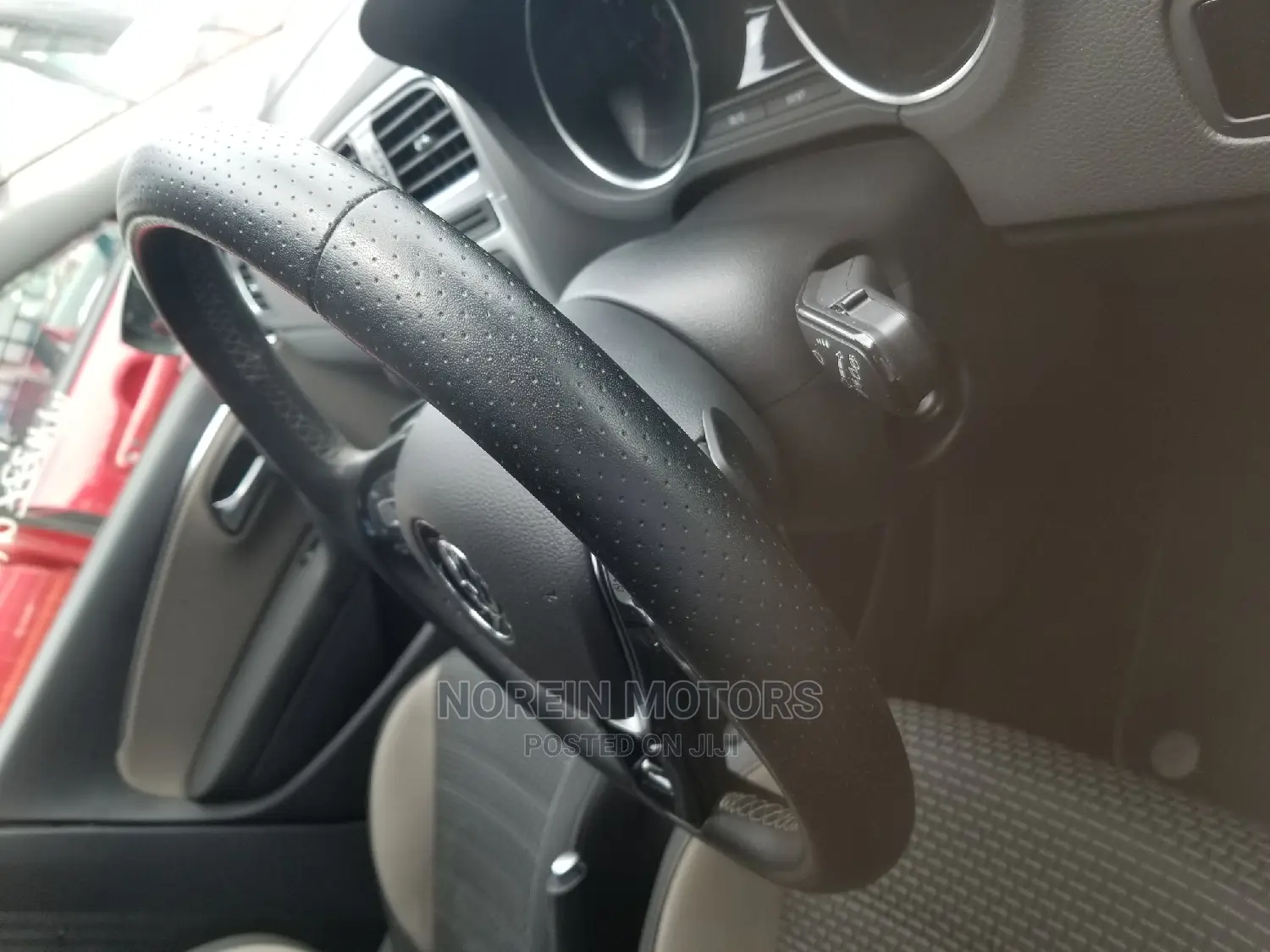 Volkswagen Polo 2015 Orange