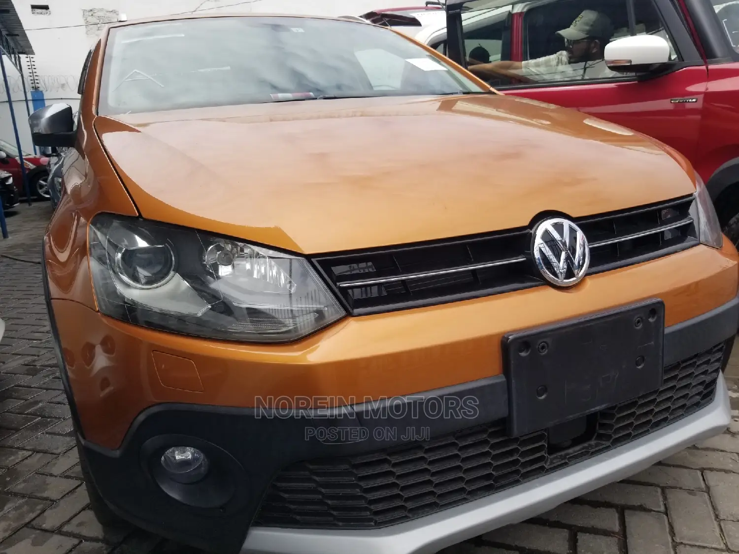 Volkswagen Polo 2015 Orange