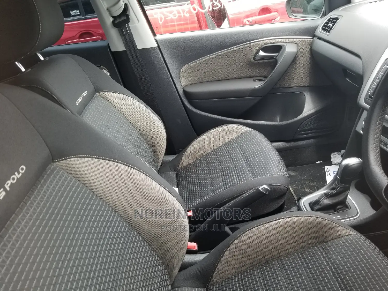 Volkswagen Polo 2015 Orange