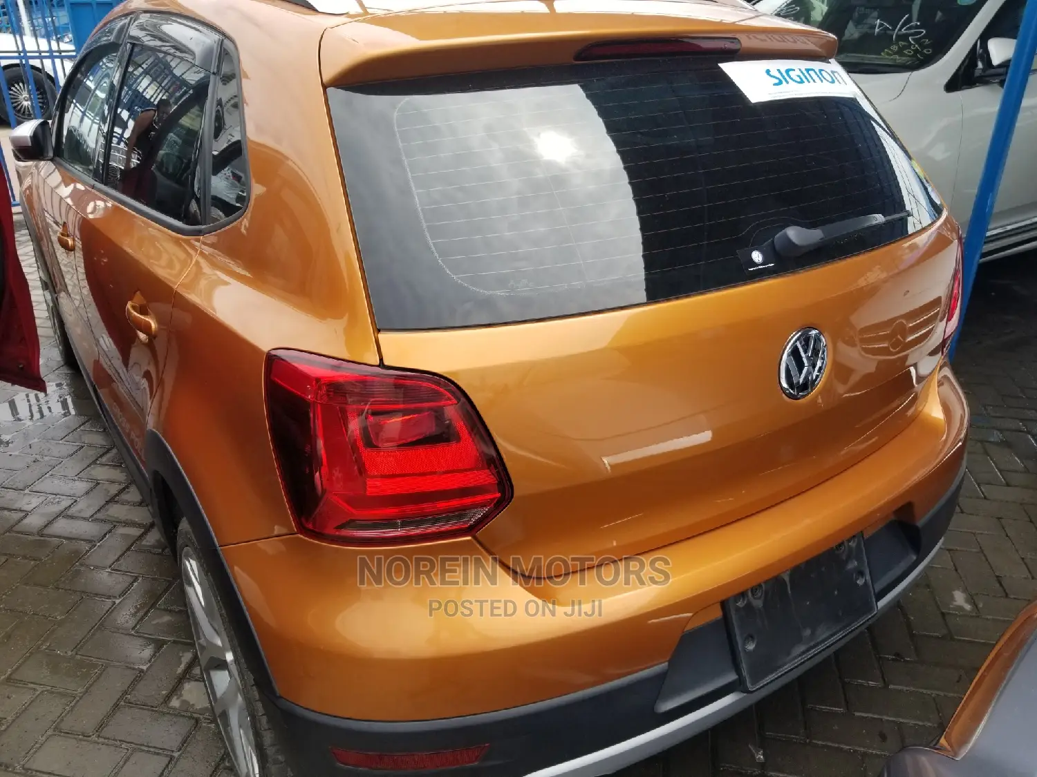 Volkswagen Polo 2015 Orange