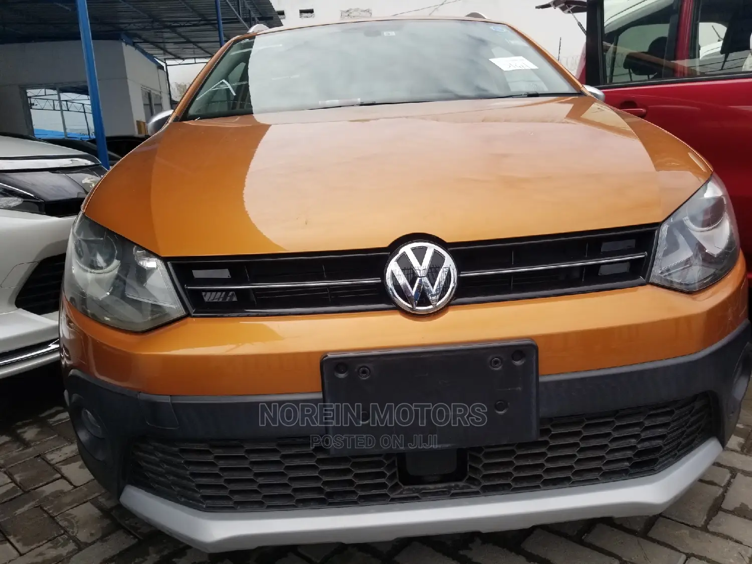 Volkswagen Polo 2015 Orange