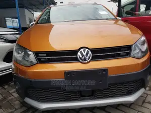 Volkswagen Polo 2015 Orange