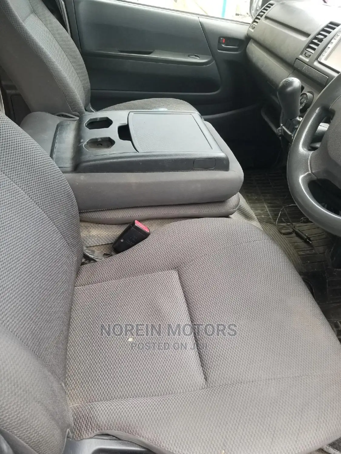 Toyota Hiace 2014